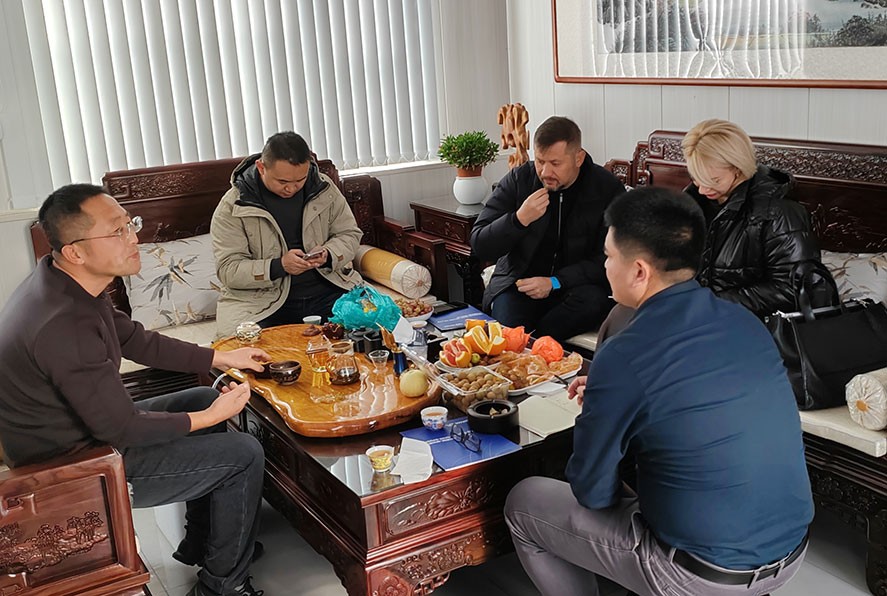 Welcome Russian customers to visit Haozhifeng